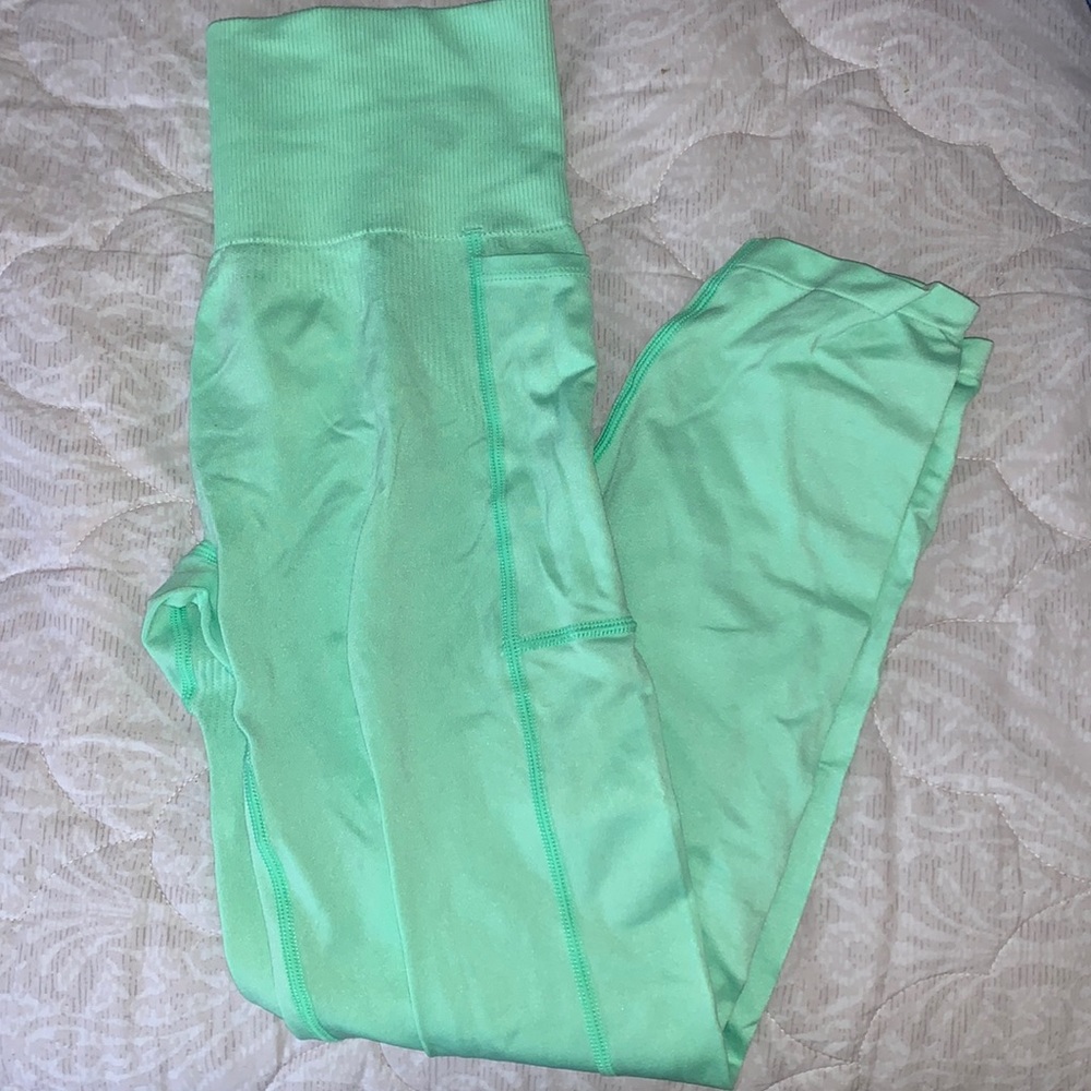 PINK Bright Green cropped leggings